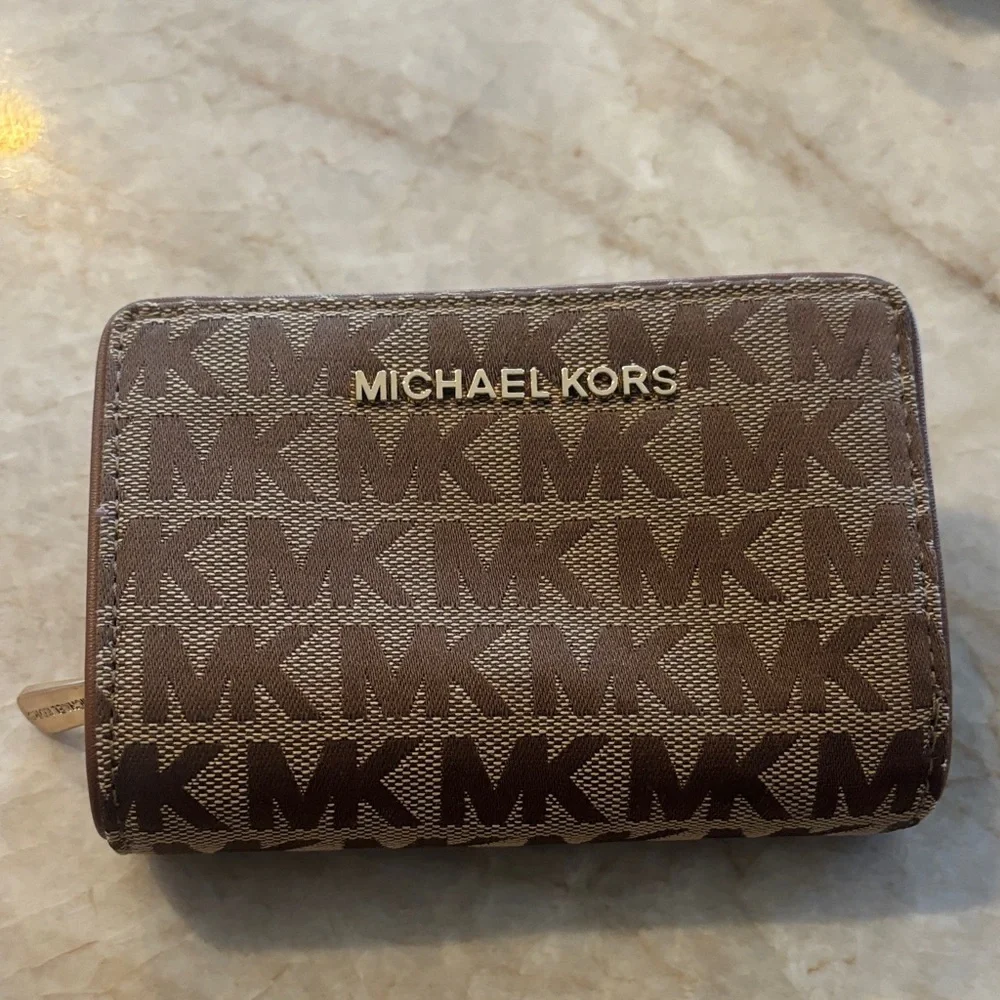 New Michael Kors Tan and Brown Logo Wallet